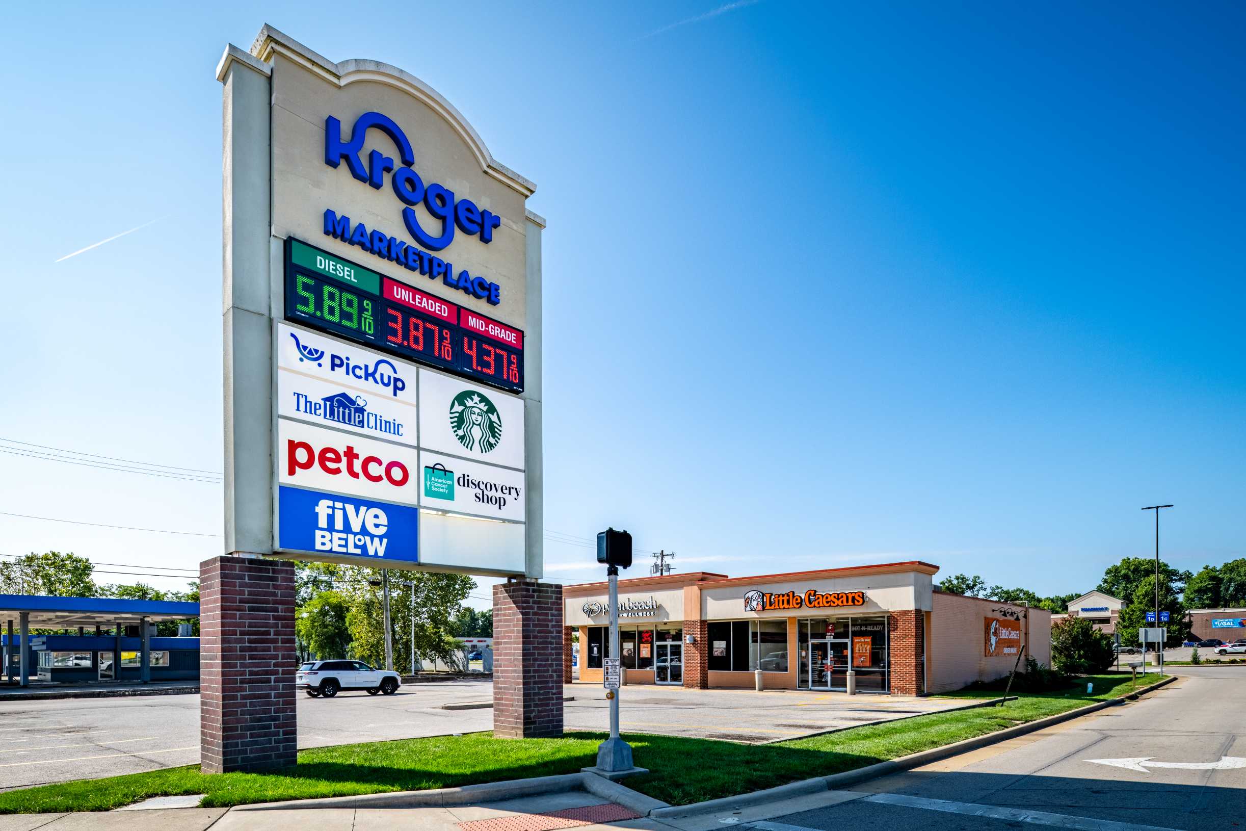 Pierce Town Center Pylon Sign