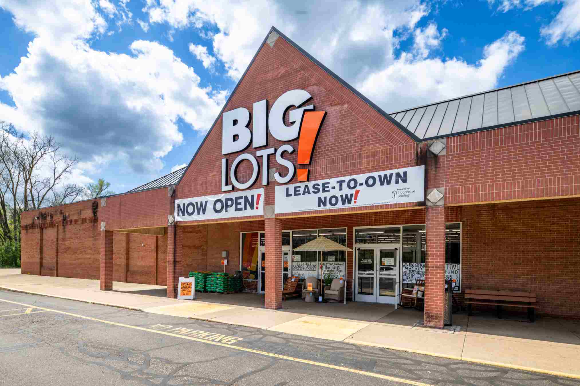 West Market Plaza - Big Lots