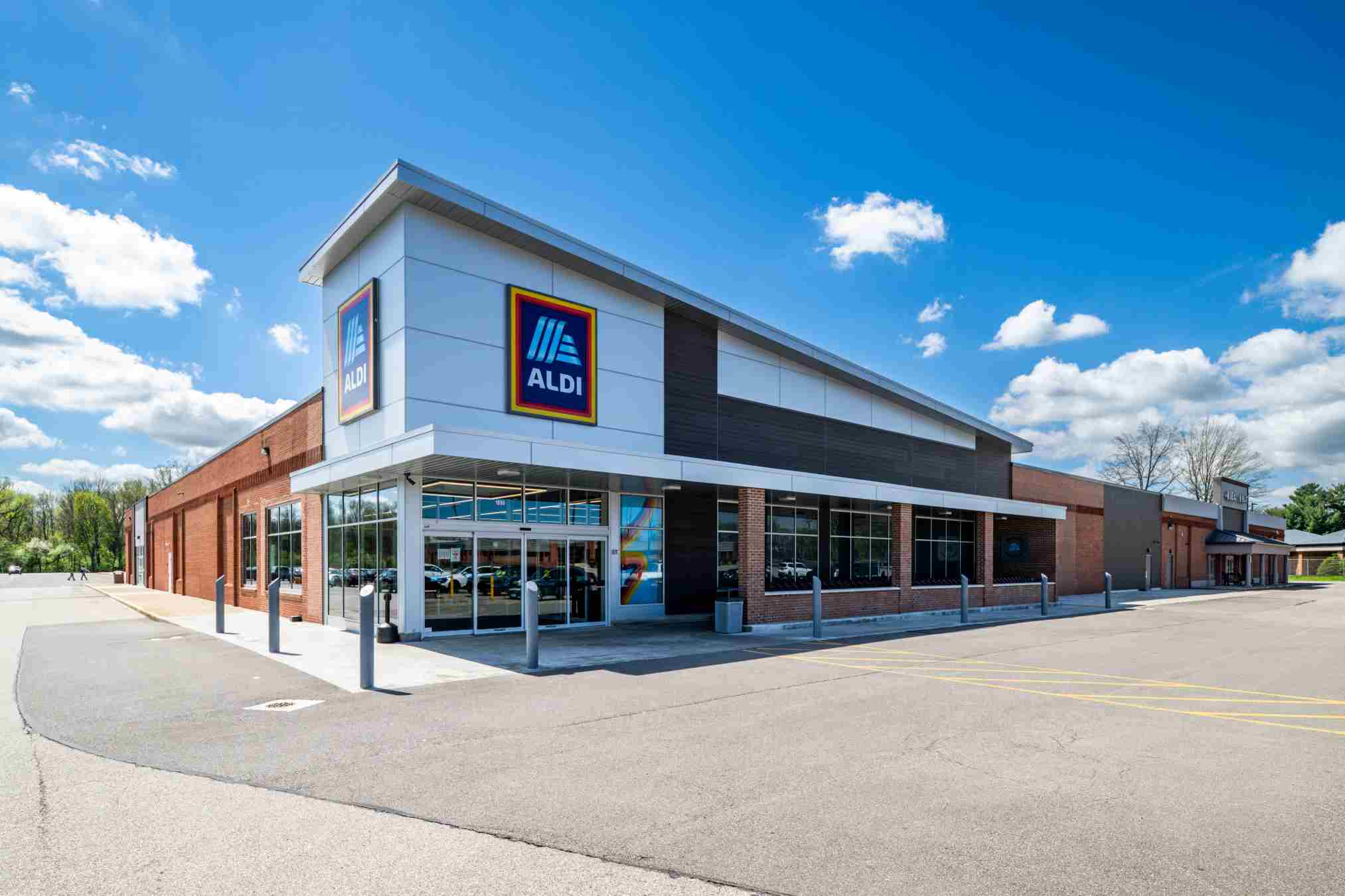 West Market Plaza - Aldi