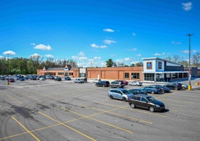 West Market Plaza - Aldi
