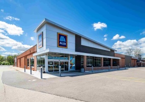 West Market Plaza - Aldi